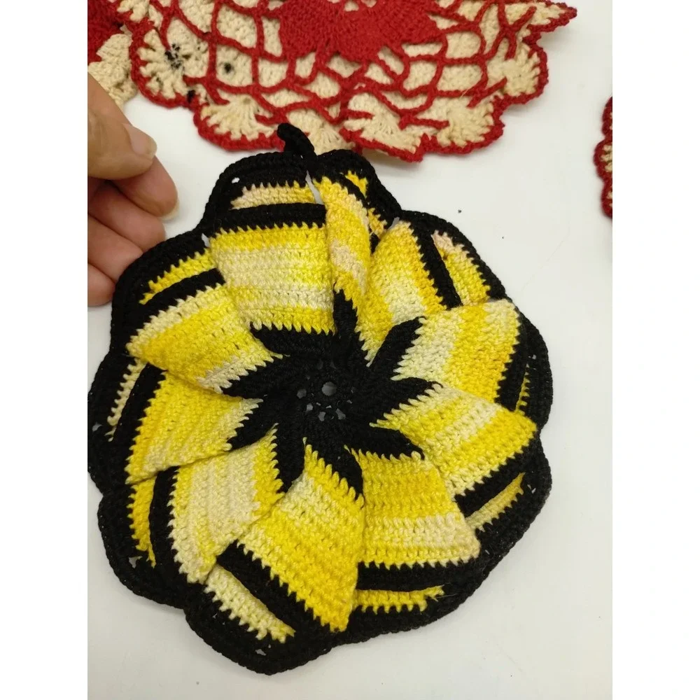 Lot Of 4 Vintage Crocheted Handmade Kitchen Pot Holders